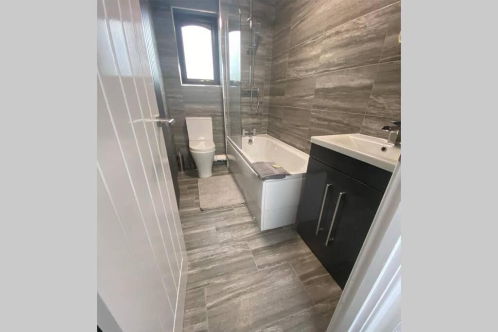 Newly Refurbished Beautiful Location 1 Bedroom Residential House Cramlington Exterior foto